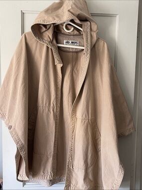 Andy Johns Vintage,heavy cotton,Hooded Cape Jacket in Light Khaki. Pockets.EUC